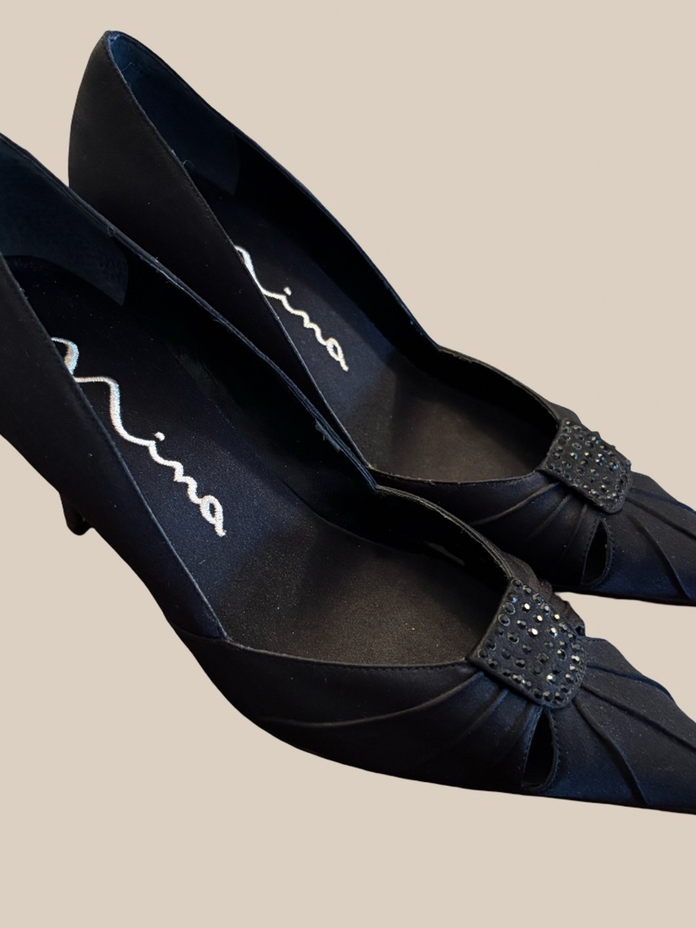 Nina Billie Black Luster Satin Embellished Dress Pumps Heels Leather Sole SZ 7M